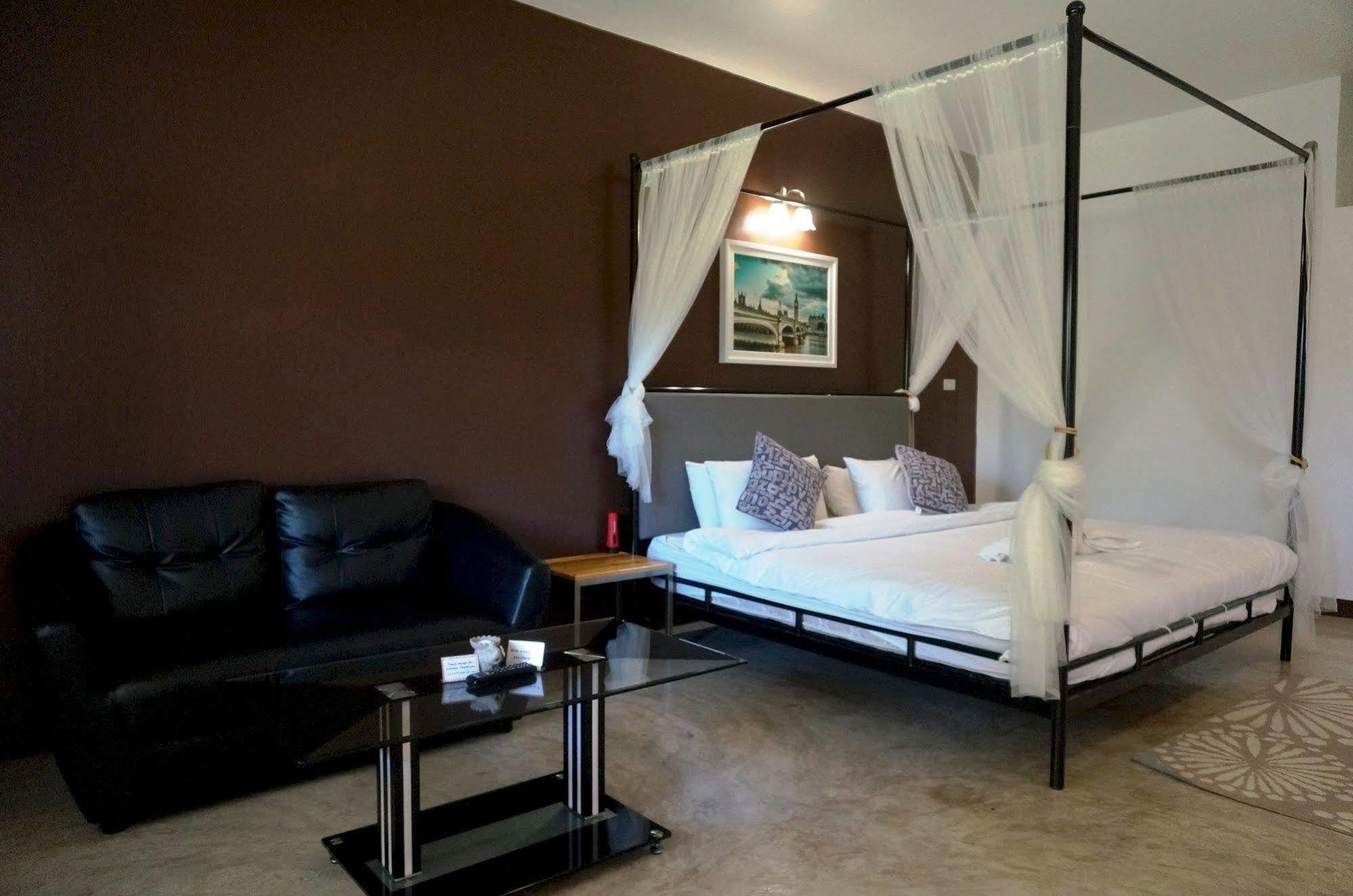 N.P. House Hua Hin Hotel Luaran gambar