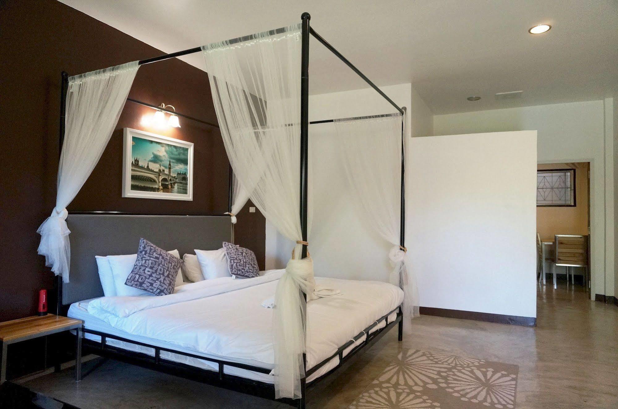 N.P. House Hua Hin Hotel Luaran gambar