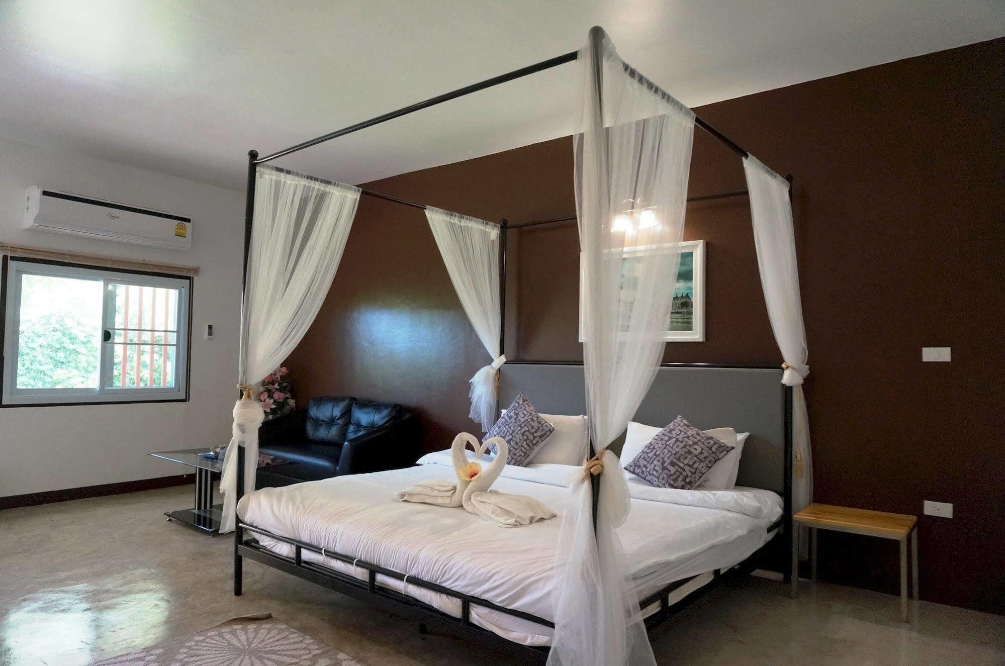 N.P. House Hua Hin Hotel Luaran gambar