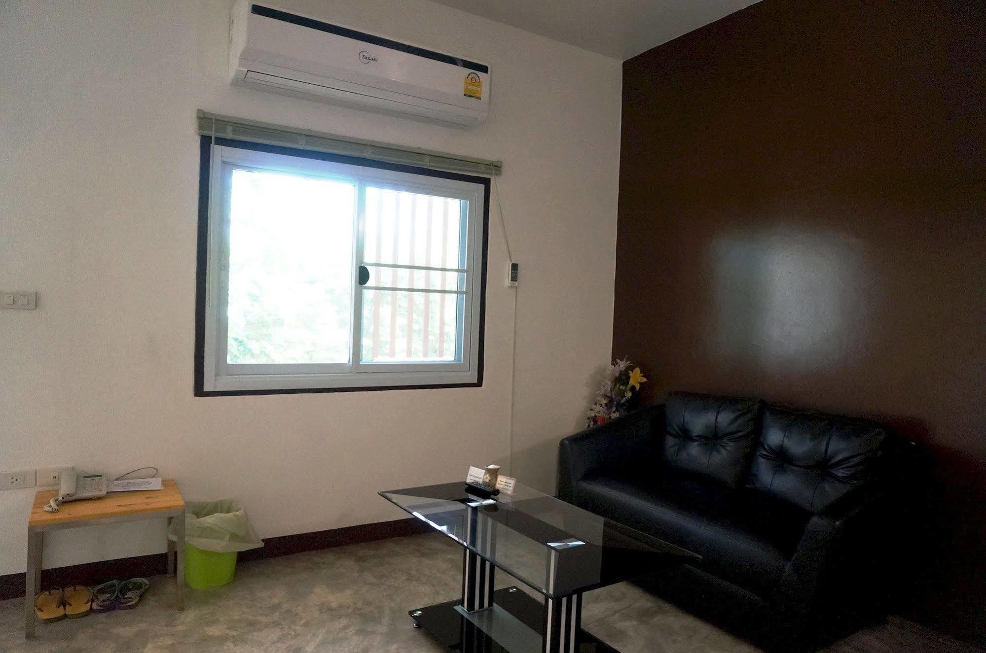 N.P. House Hua Hin Hotel Luaran gambar